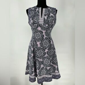 LIZ CLAIBORNE‎ DRESS A-LINE DRESS WHITE NAVY AND PURPLE FLOWERS. FLATTERING FIT
